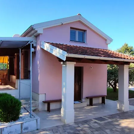House Intacta Pula